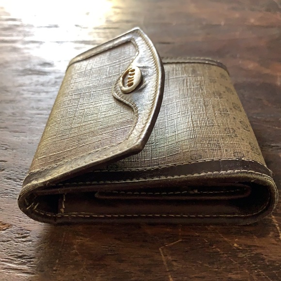 Vintage Gucci Wallet - Picture 9 of 11